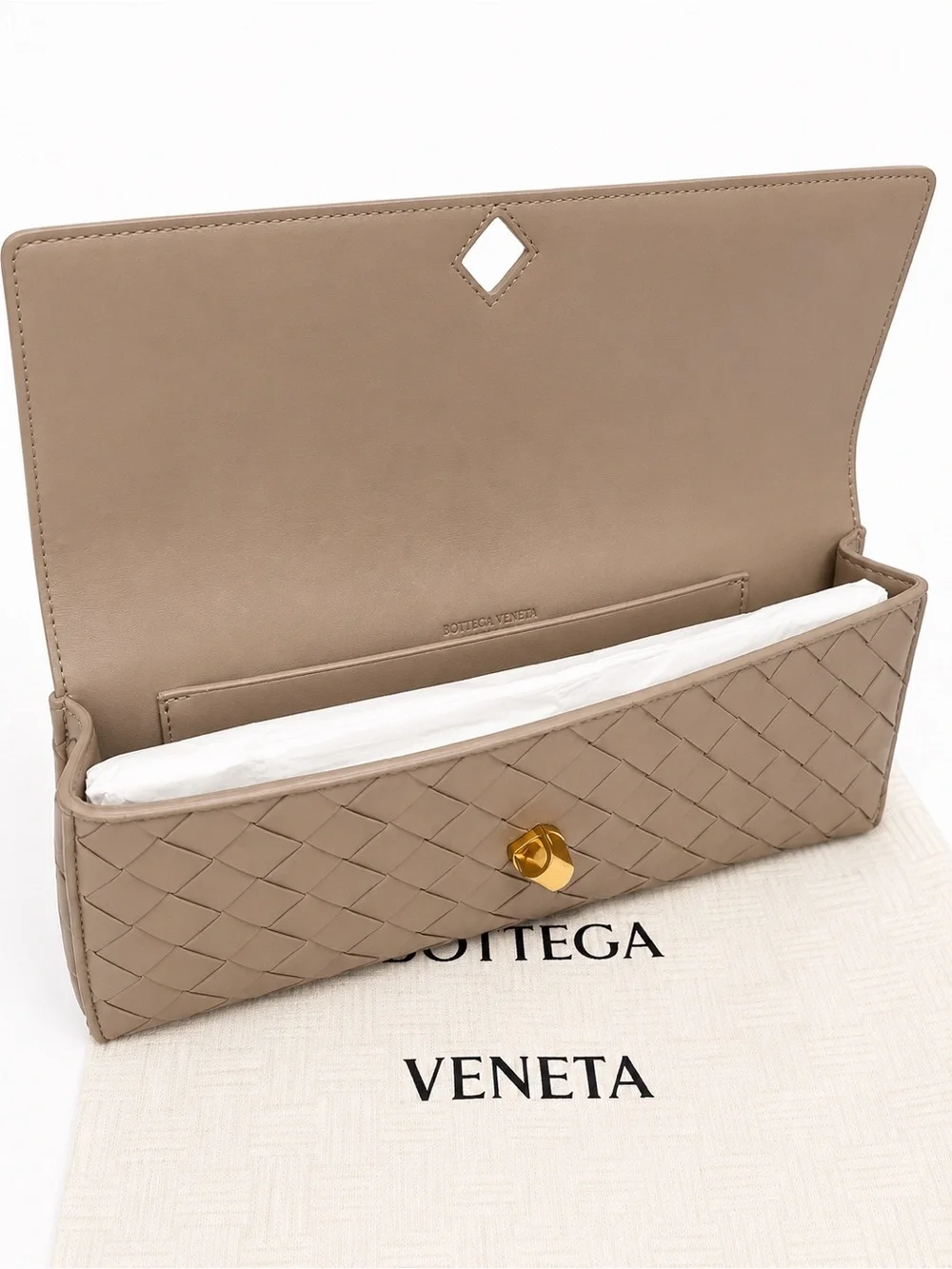 BOTTEGA VENETA ANDIAMO INTRECCIATO LEATHER CLUTCH PINE CONE BROWN
